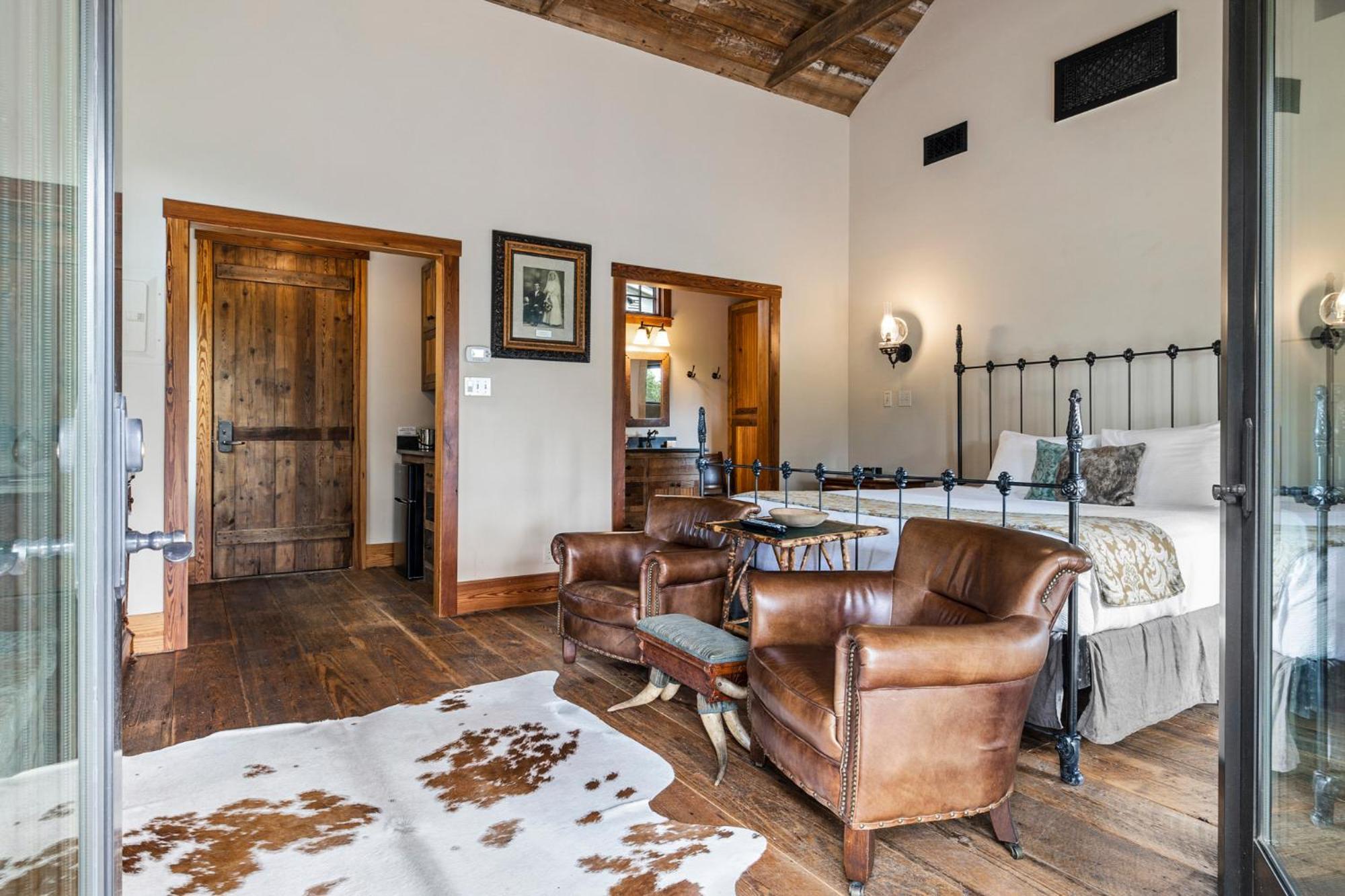Blacksmith Quarters Фредериксбург Екстериор снимка